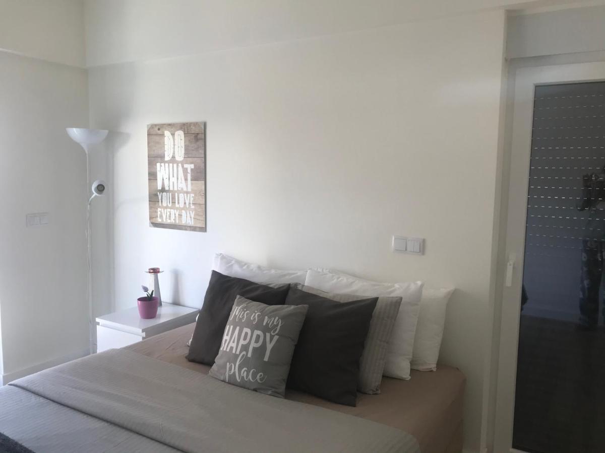 Modern Double Room With Private Balcony Монтижу Экстерьер фото