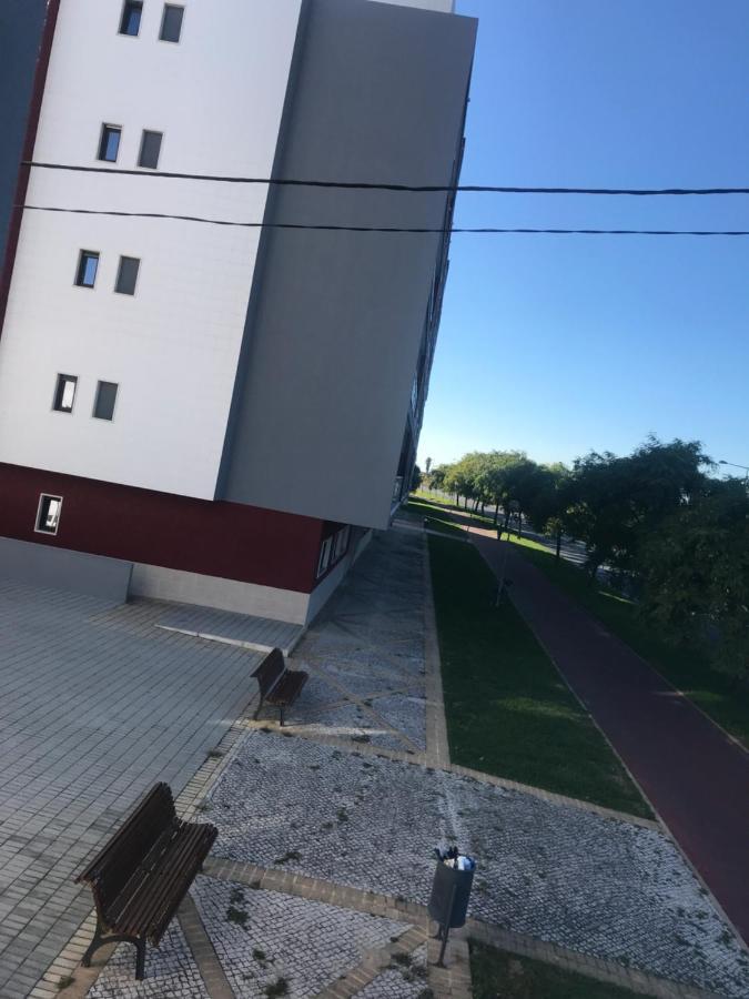 Modern Double Room With Private Balcony Монтижу Экстерьер фото