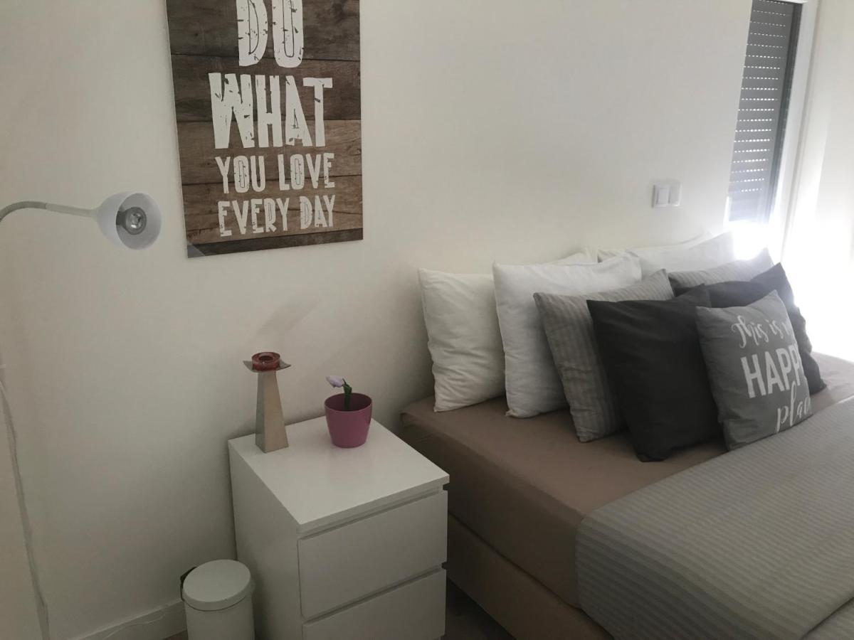 Modern Double Room With Private Balcony Монтижу Экстерьер фото