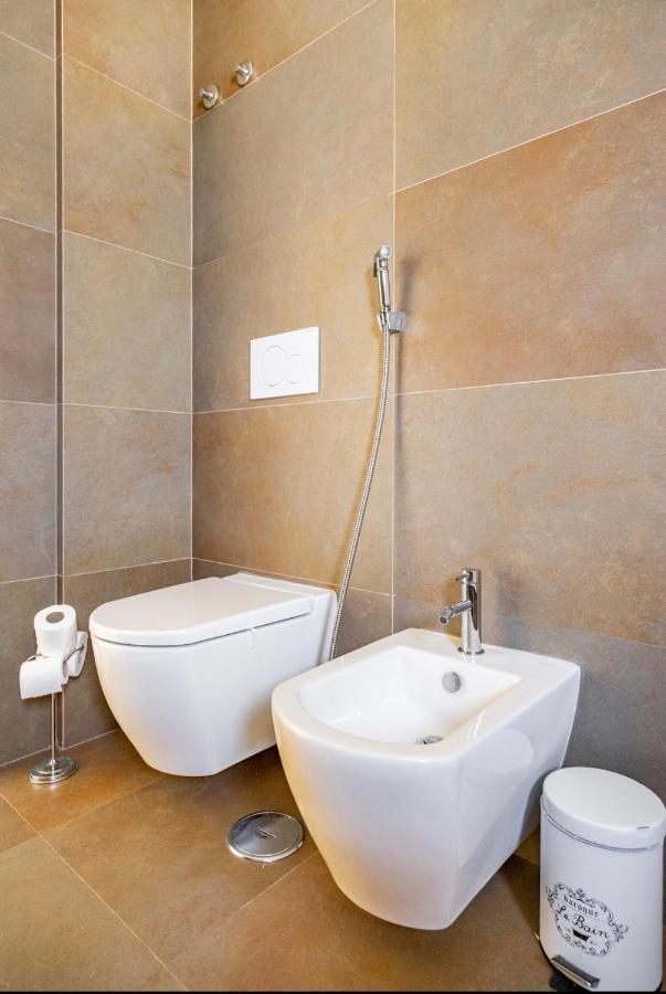 Modern Double Room With Private Balcony Монтижу Экстерьер фото