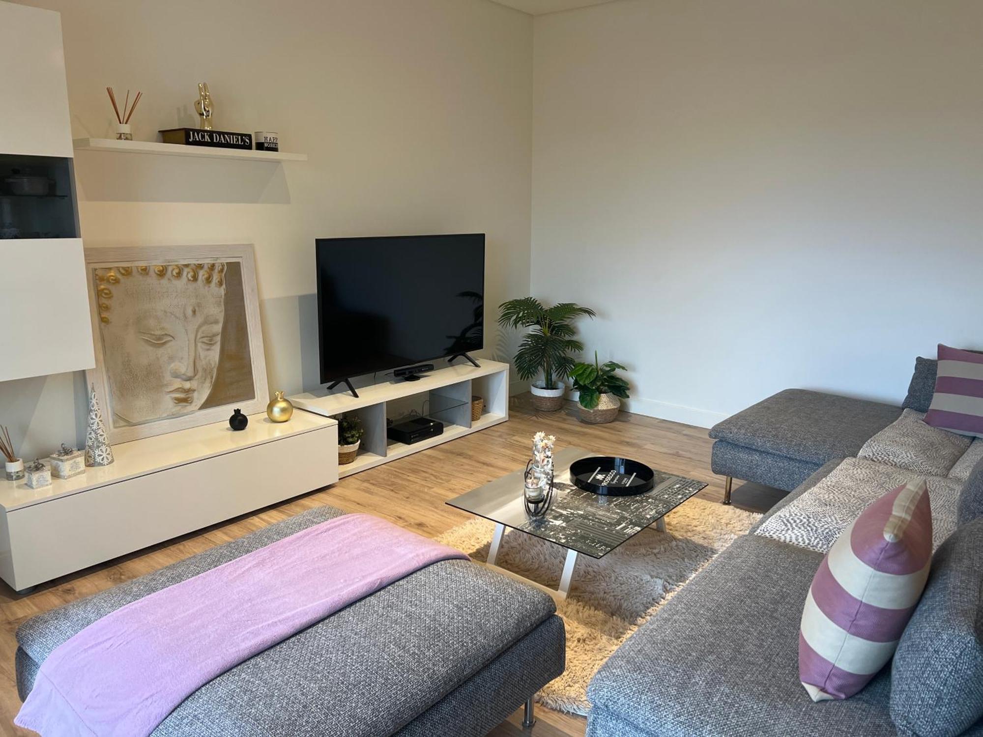 Modern Double Room With Private Balcony Монтижу Экстерьер фото