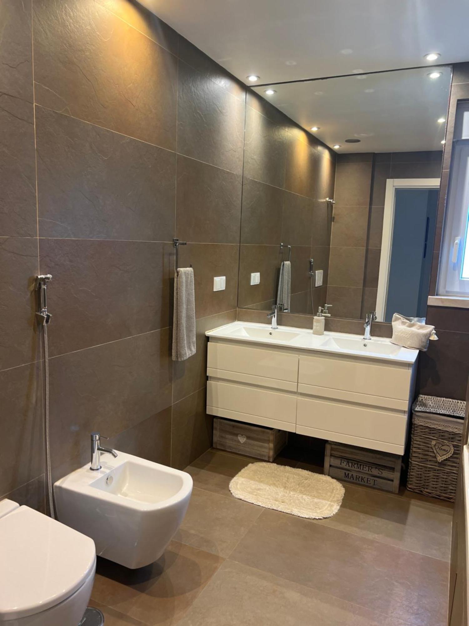 Modern Double Room With Private Balcony Монтижу Экстерьер фото