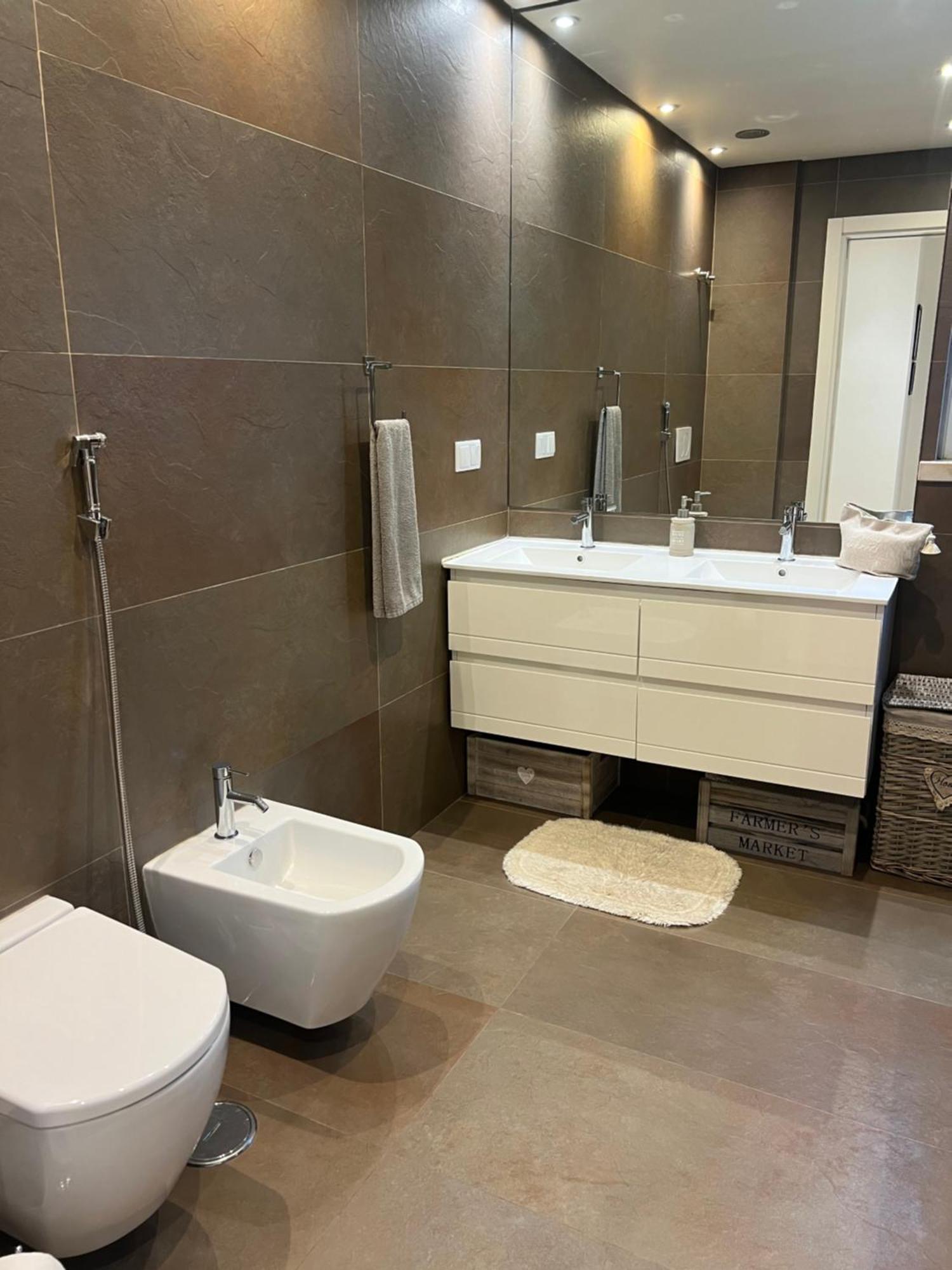 Modern Double Room With Private Balcony Монтижу Экстерьер фото